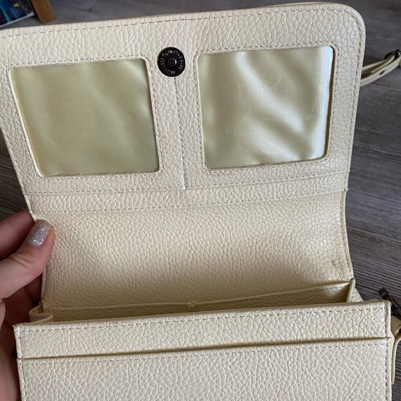 Benjamin Chee Chee.  Friend’s crossbody purse. Geese, indigenous designer - Picture 4 of 6